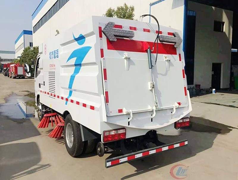 湖北程力新能源后掛桶純電動(dòng)掃地車(chē)