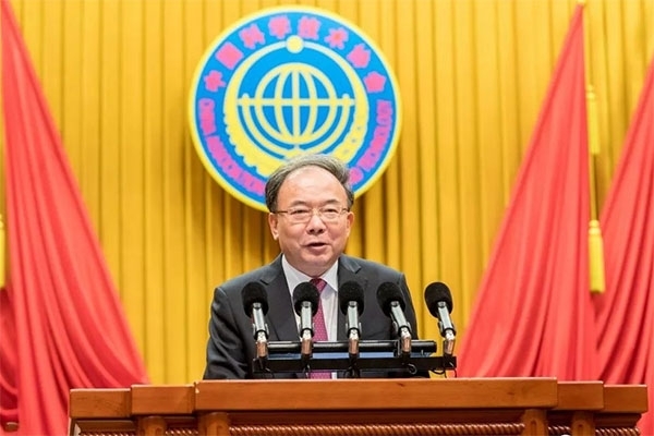 省委常委、市委書記李小敏在開幕式上講話